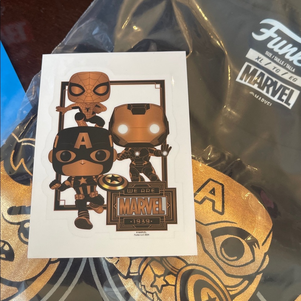 Funko Marvel Collector Corp Subscription Box: Marvel’s 85th Anniversary XL nwt - Picture 4 of 10